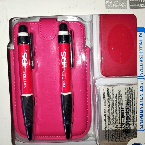 Nintendo DS kits in pink and black - Picture 2 of 4